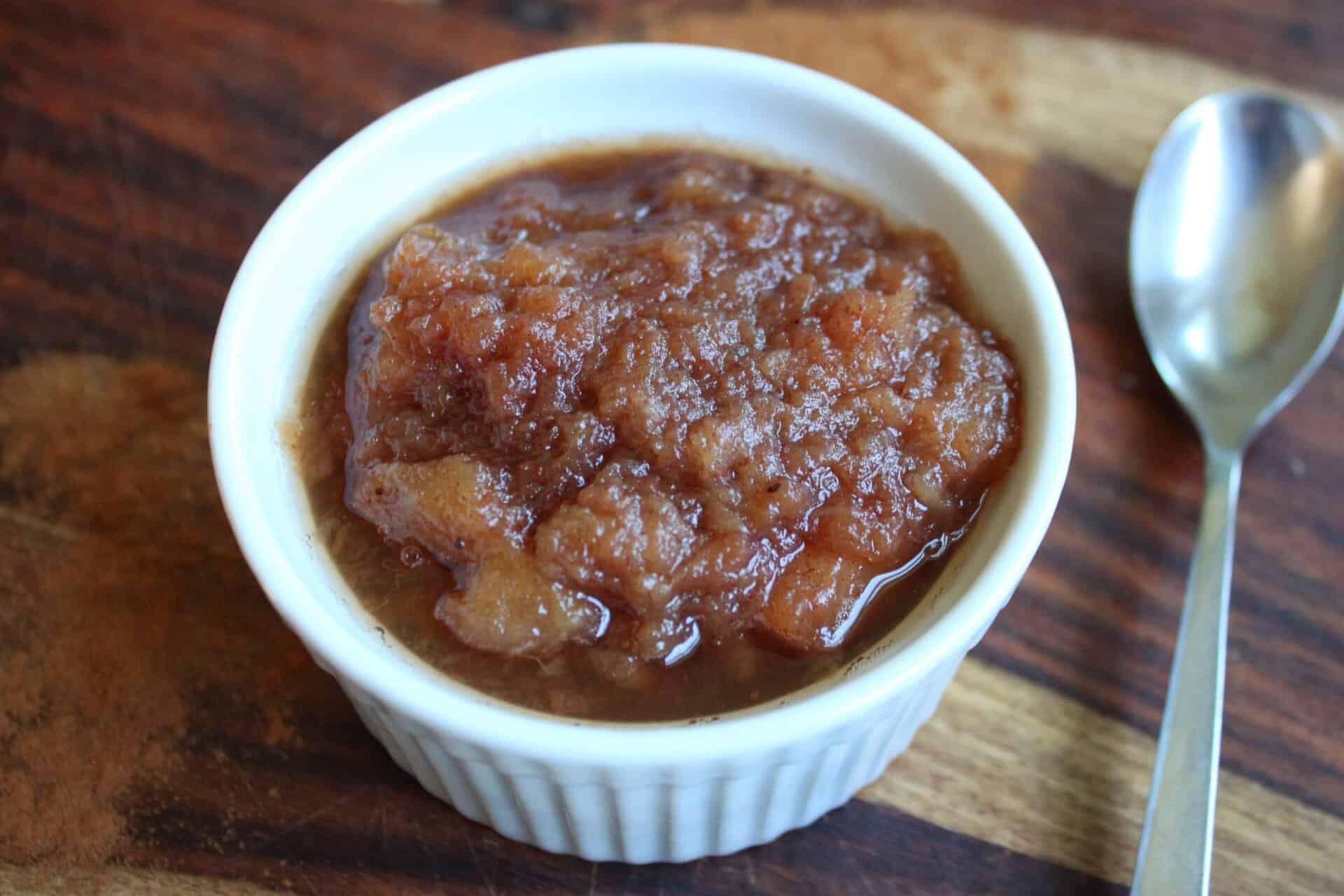 Cozy Up: 4-Ingredient Crockpot Cinnamon Applesauce Recipe